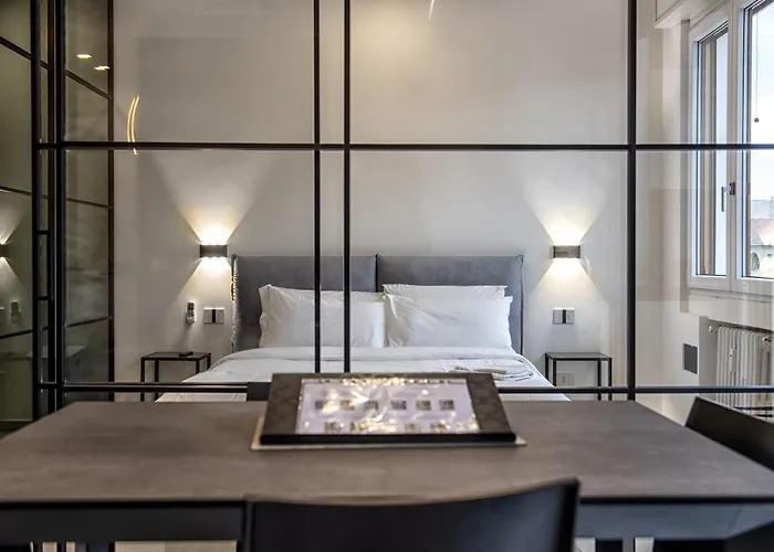New & Bright Balcony Flat By Central Station