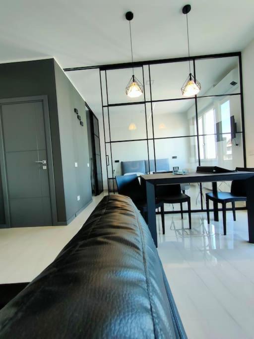 Appartement New & Bright Balcony Flat By Station