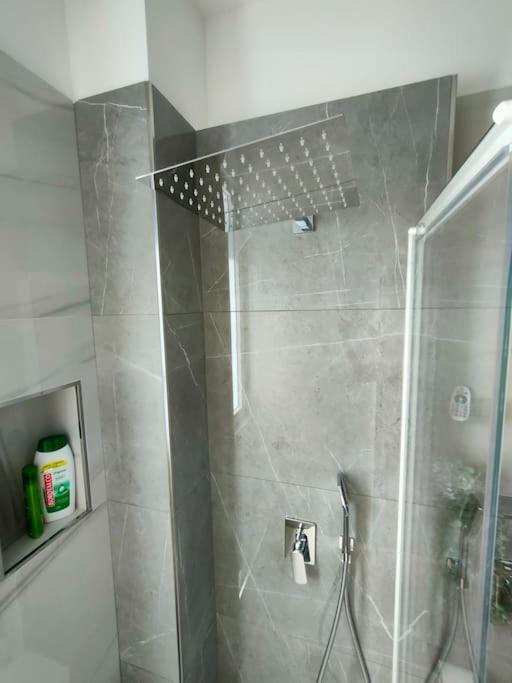 Appartement New & Bright Balcony Flat By Station